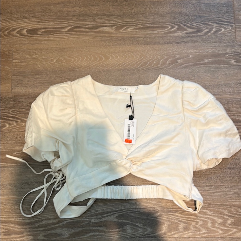 ASTR Cream Women's Crop Top L